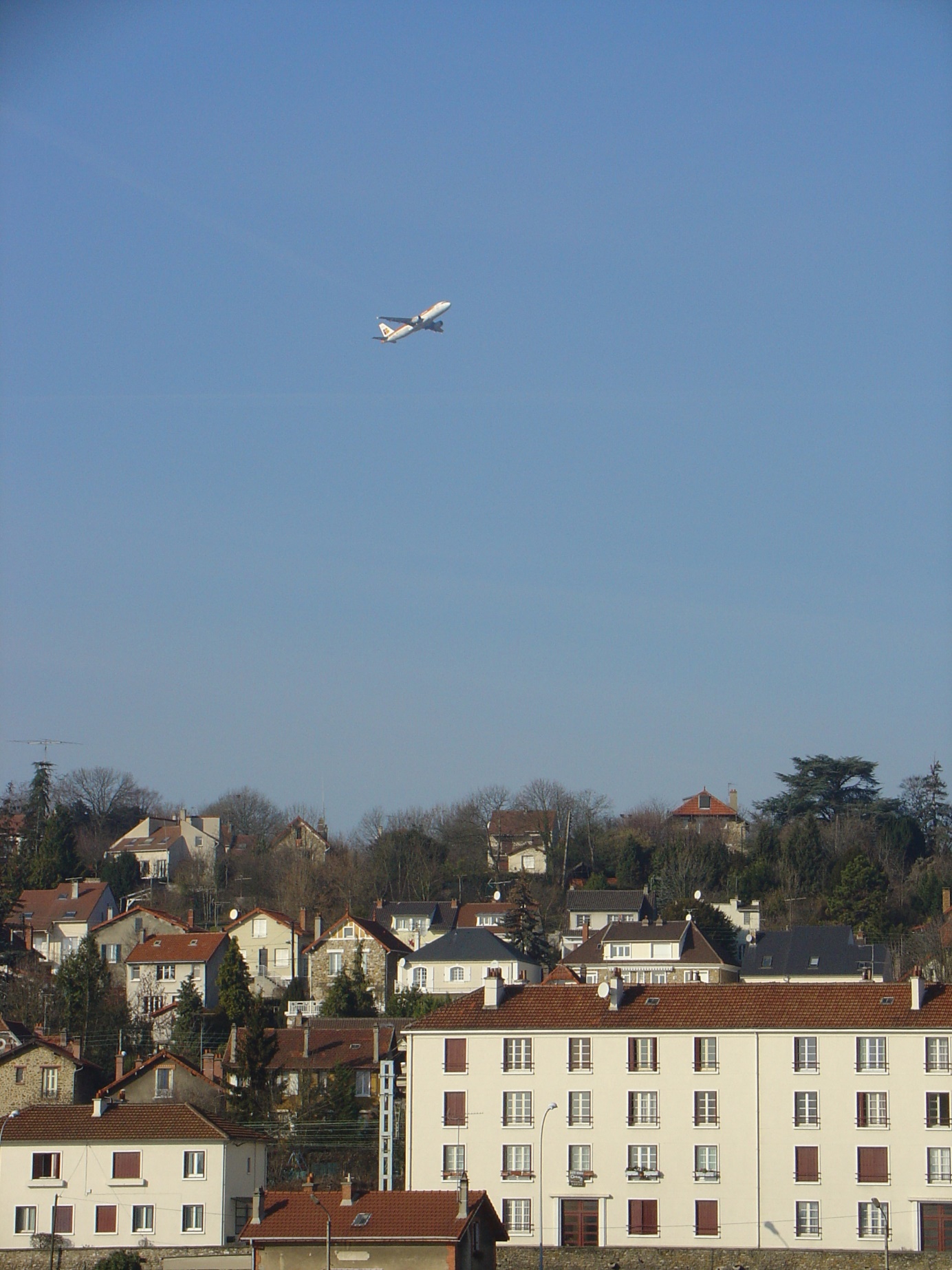 C:\Users\antoine\AppData\Local\Microsoft\Windows\INetCache\Content.Outlook\MNCIEHHP\avion orly ablon@mairie villeneuve-le-roi.jpg